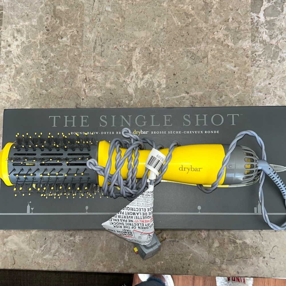 Drybar The Single Shot Round Blow Dryer Brush